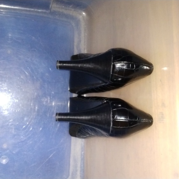 Nine West Reptile Embossed Platform Pump.  Size 8 1/2. - Picture 6 of 8